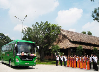 Tour một ngày có giá từ 430.000 đồng một người và 900.000 đồng một khách cho tour hai ngày.